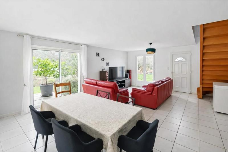 Maison - 90 m² - 5 pièces