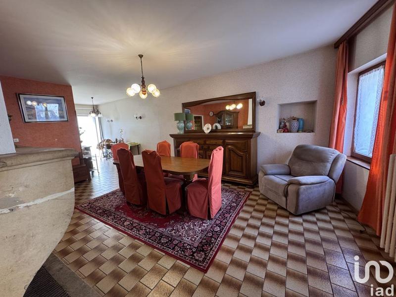 Maison - 220 m² - 8 pièces