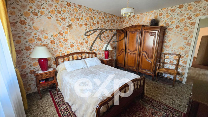 Maison traditionnelle - 179 m² - 7 pièces