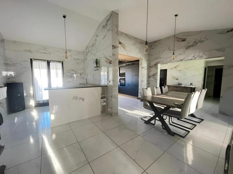 Maison - 145 m² - 6 pièces