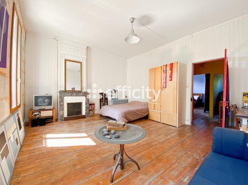 Maison - 250 m² - 9 pièces