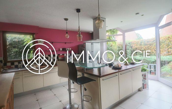 Maison - 230 m² - 8 pièces