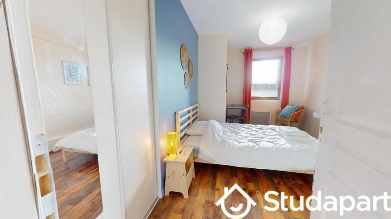 Chambre - 11 m² - 1 pièce