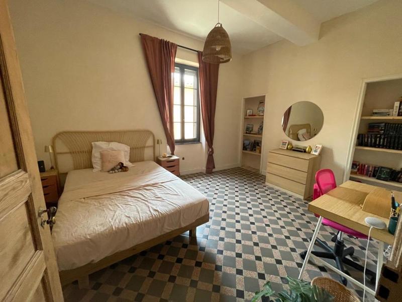 Maison - 201 m² - 10 pièces