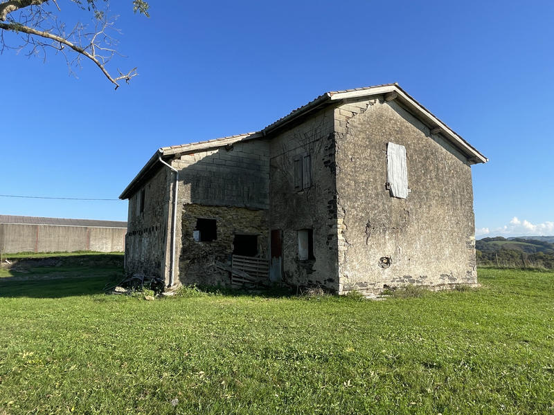 Maison - 400 m² - 11 pièces