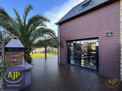 Maison - 210 m² - 9 pièces