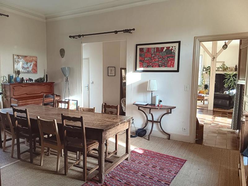 Maison - 200 m² - 10 pièces