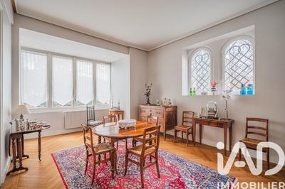 Maison - 369 m² - 9 pièces