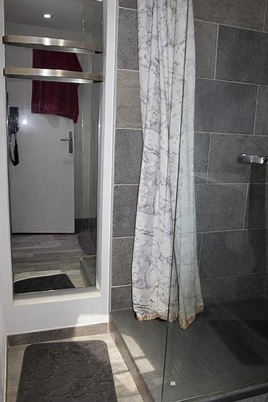 Appartement - 80 m² - 6 pièces