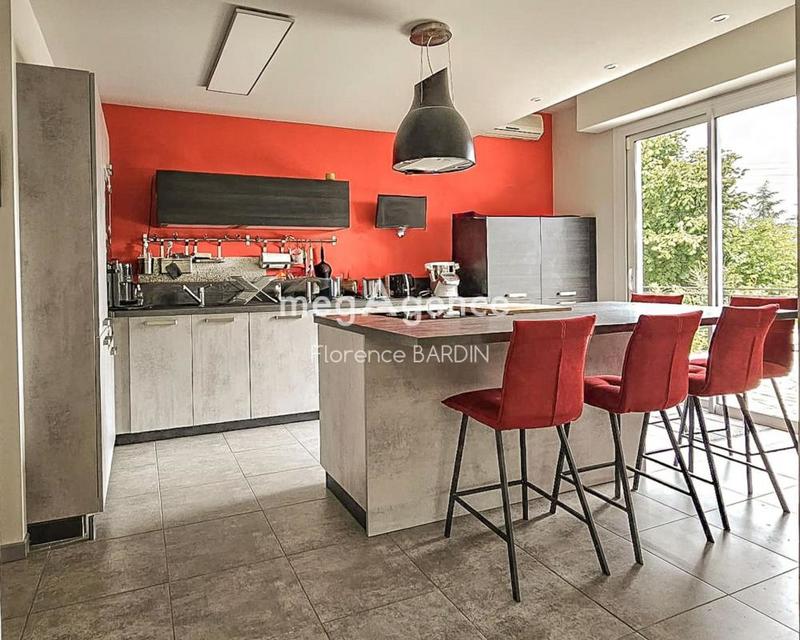 Pavillon - 220 m² - 10 pièces