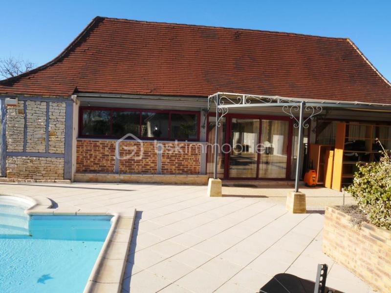 Demeure - 316 m² - 7 pièces