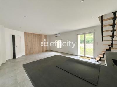 Maison - 80 m² - 4 pièces