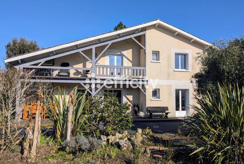 Maison - 140 m² - 5 pièces