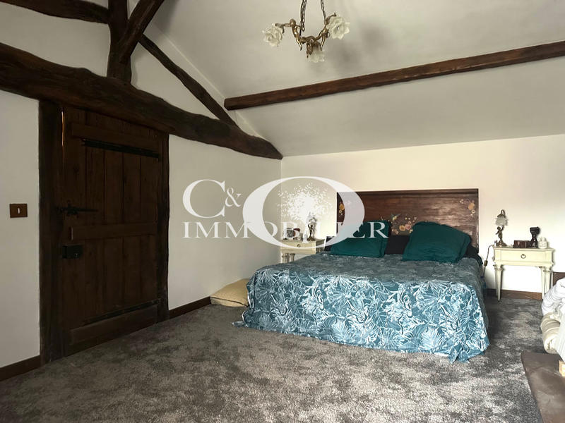 Maison - 200 m² - 6 pièces