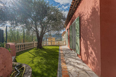 Maison - 205 m² - 9 pièces