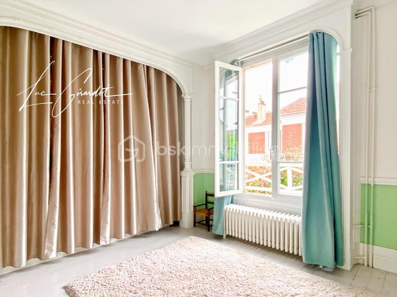 Maison traditionnelle - 170 m² - 6 pièces