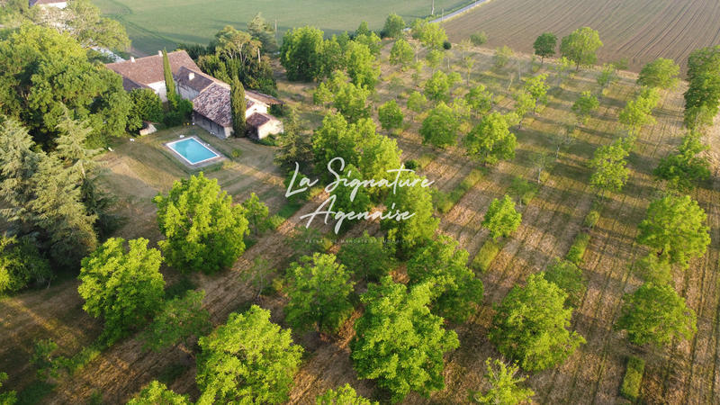 Propriété - 297 m² - 10 pièces