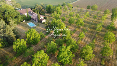 Propriété - 297 m² - 10 pièces