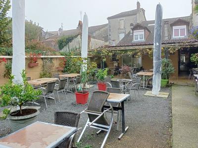 Local commercial - 262 m² - 13 pièces