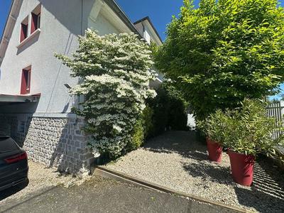 Maison - 200 m² - 8 pièces