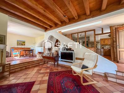 Maison - 180 m² - 8 pièces