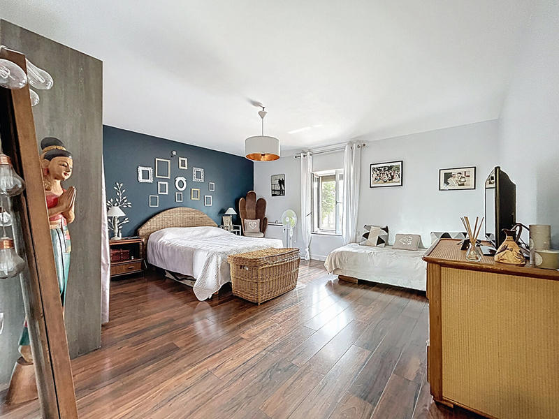 Maison - 439 m² - 11 pièces