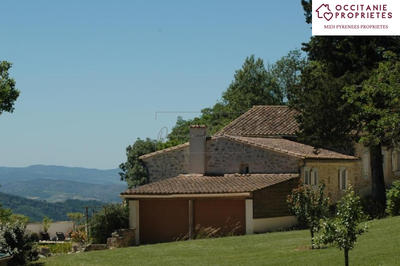 Propriété - 700 m² - 23 pièces