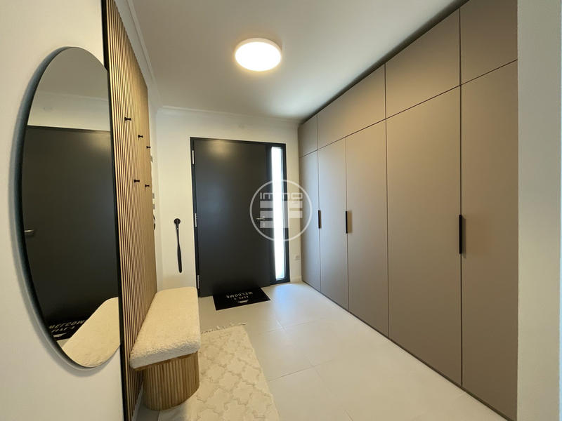 Maison - 187 m² - 5 pièces