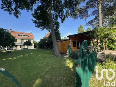 Maison - 327 m² - 11 pièces