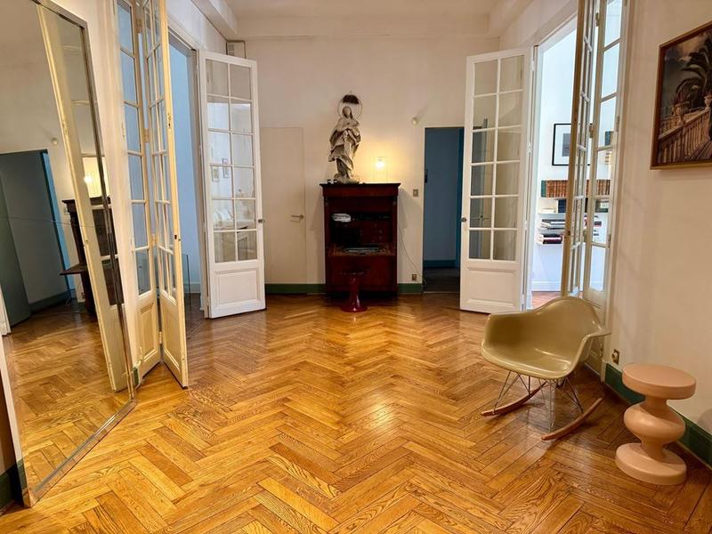 Appartement - 252 m² - 6 pièces
