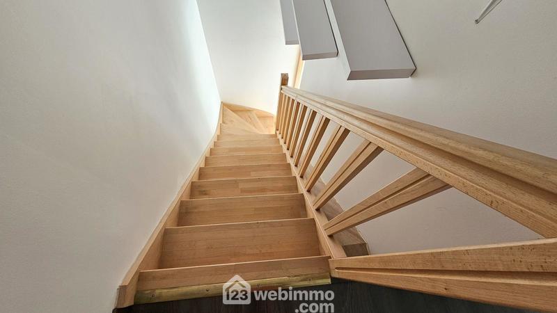 Maison - 172 m² - 8 pièces