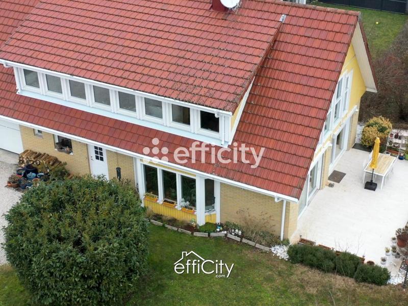 Maison - 232 m² - 8 pièces