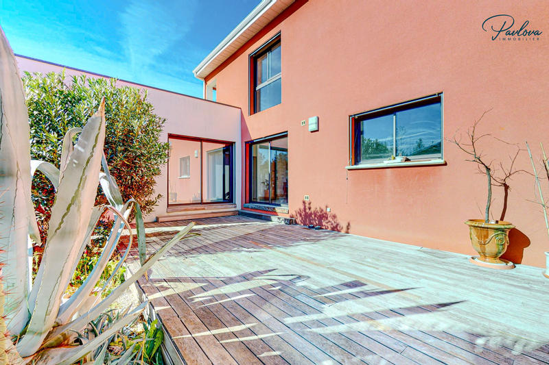 Villa - 235 m² - 7 pièces