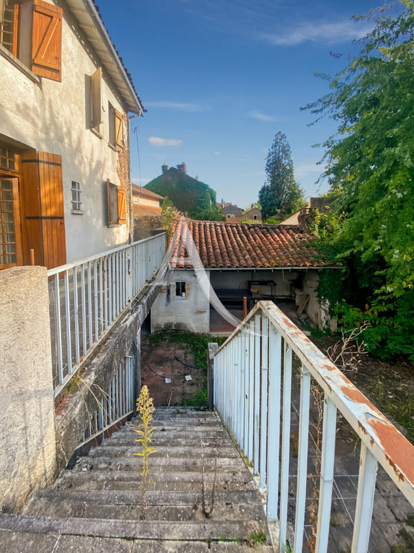 Maison - 230 m² - 7 pièces