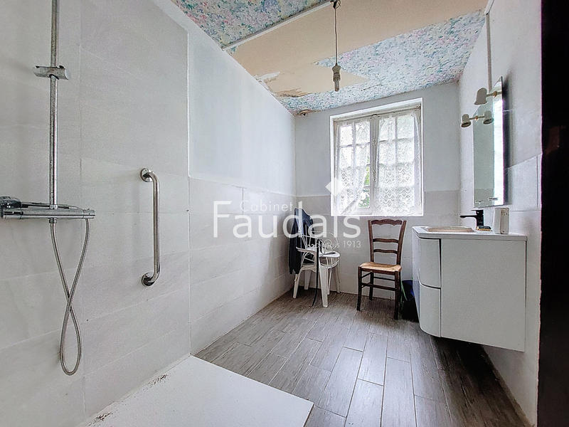 Maison - 255 m² - 11 pièces