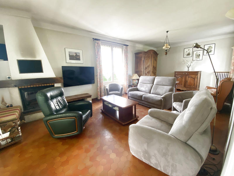 Maison - 168 m² - 9 pièces