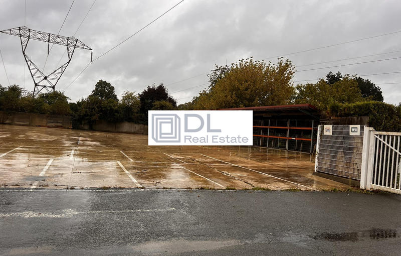 Entrepôt - 1 200 m²