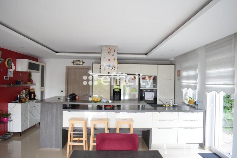 Maison - 175 m² - 6 pièces