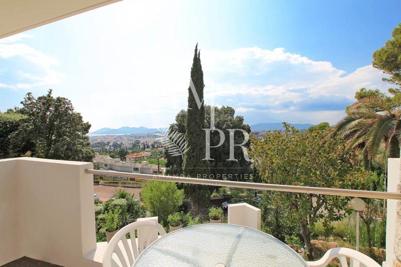 Villa - 233 m² - 7 pièces