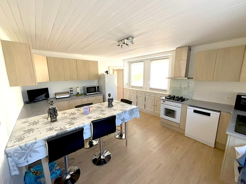 Maison - 166 m² - 6 pièces