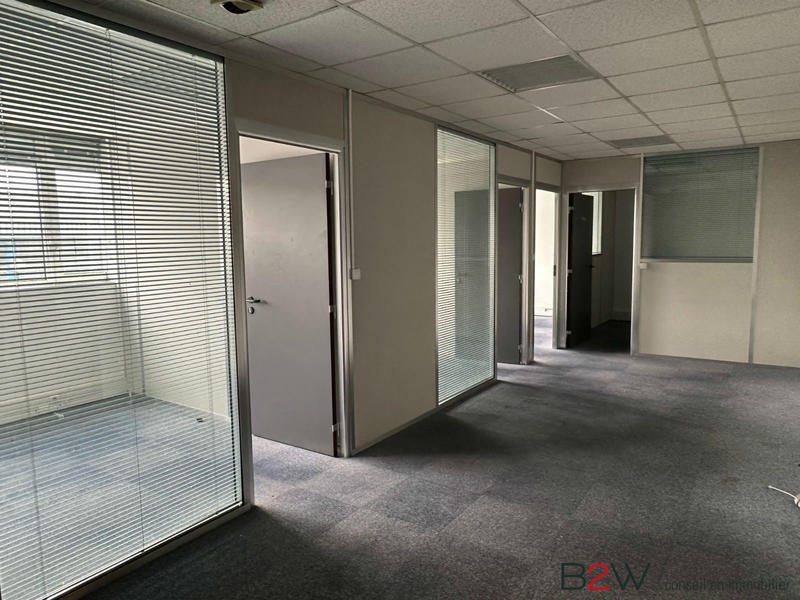 Bureau - 140 m² - 7 pièces
