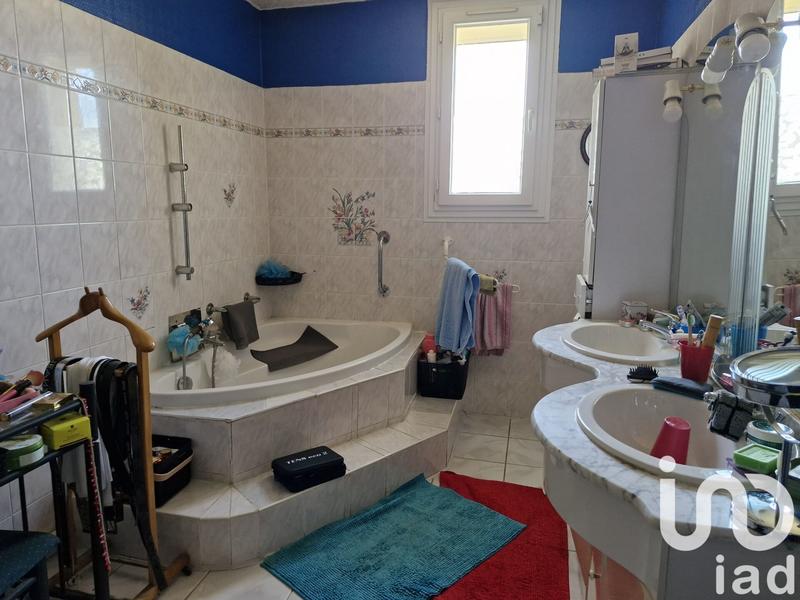 Maison - 216 m² - 10 pièces