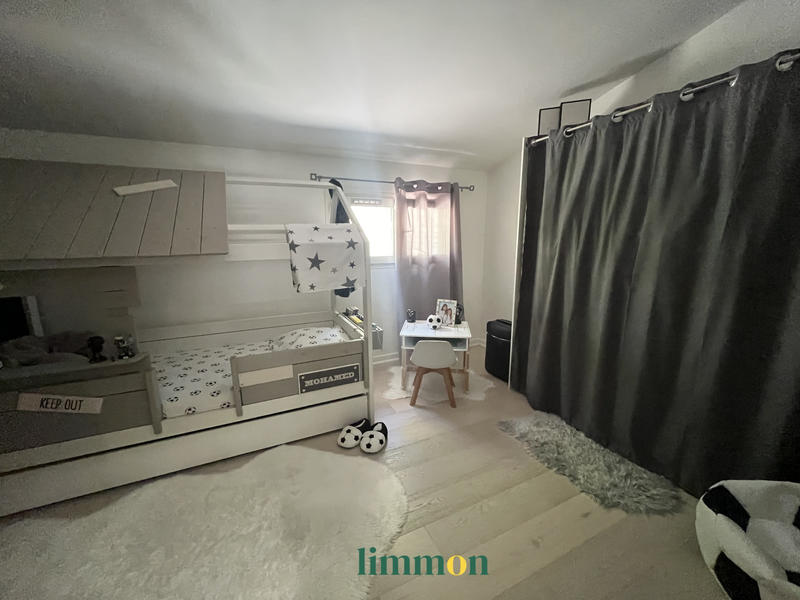 Maison - 180 m² - 5 pièces