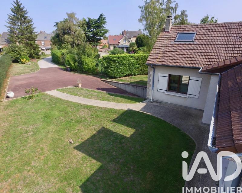 Maison - 230 m² - 9 pièces