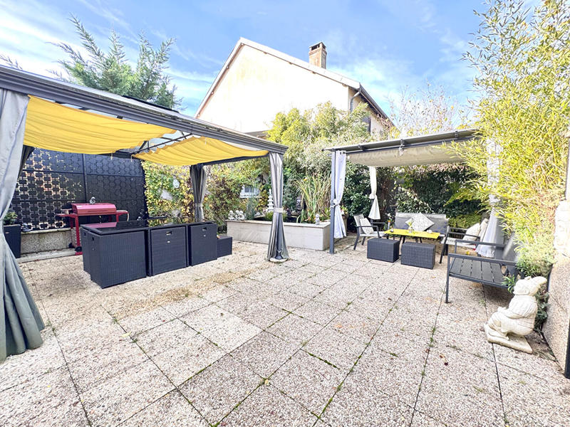 Maison - 166 m² - 7 pièces