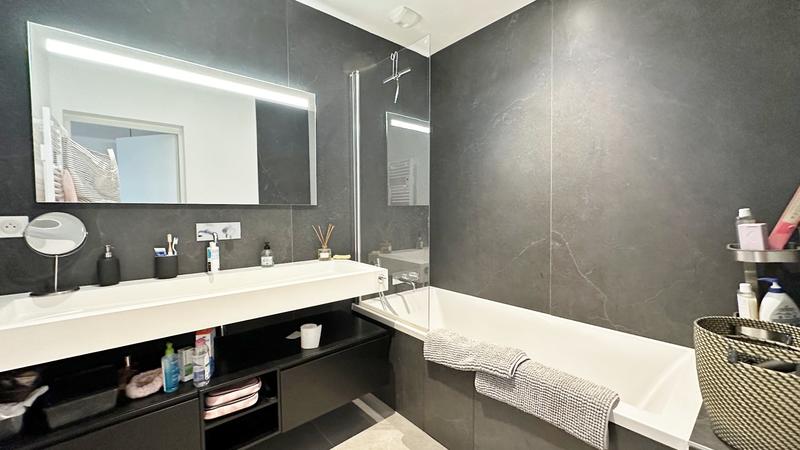 Appartement - 192 m² - 6 pièces