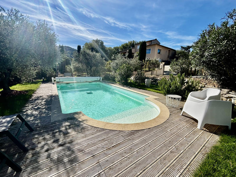 Villa - 469 m² - 10 pièces