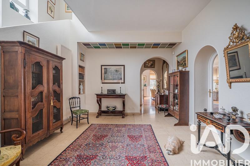 Maison - 369 m² - 9 pièces