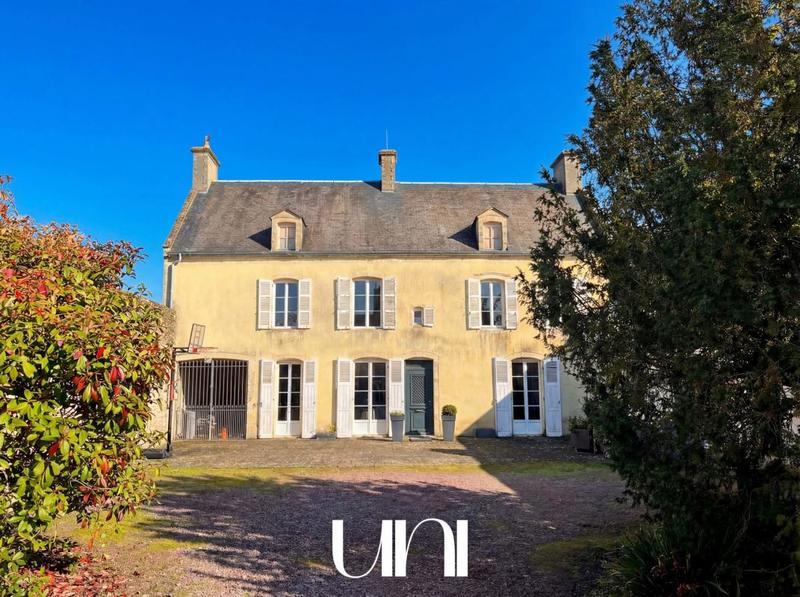 Maison - 292 m² - 11 pièces