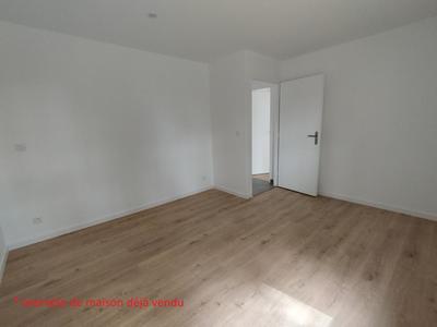 Maison - 104 m² - 4 pièces